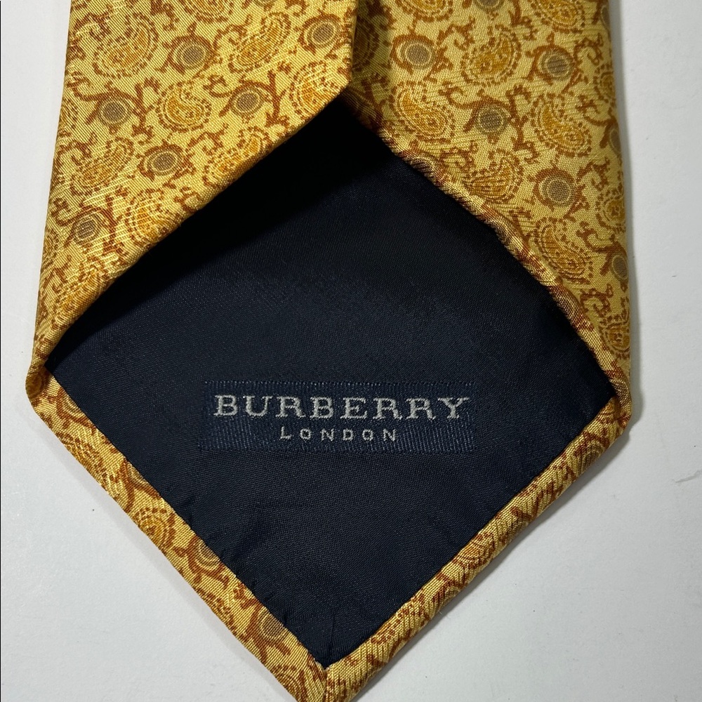 Burberry Yellow Patterned Tie - Picture 5 of 16